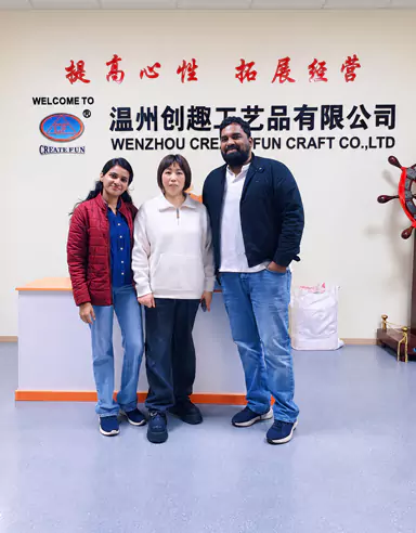 Покупатели осмотрели заводскую площадку Wenzhou Create Fun Craft Co., Ltd.